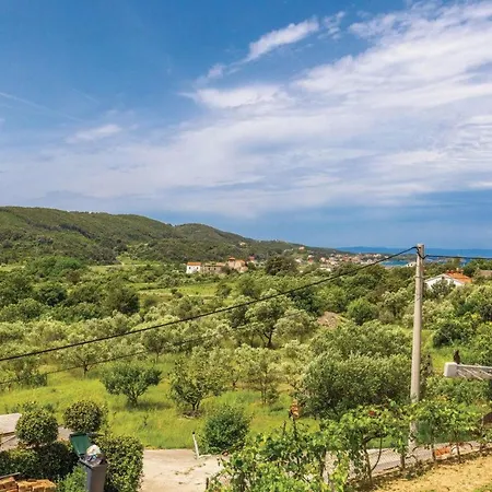 Fuer 7 Personen Ca- 120 M² In Supetarska Dra By Interhome