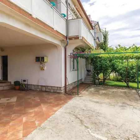 Apartment Fuer 7 Personen Ca- 120 M² In Supetarska Dra By Interhome *