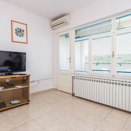 Fuer 7 Personen Ca- 120 M² In Supetarska Dra By Interhome Apartment *