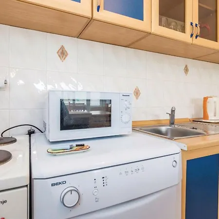 Fuer 7 Personen Ca- 120 M² In Supetarska Dra By Interhome *