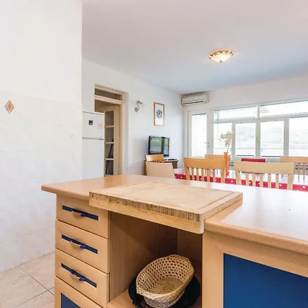 Fuer 7 Personen Ca- 120 M² In Supetarska Dra By Interhome Supetarska Draga