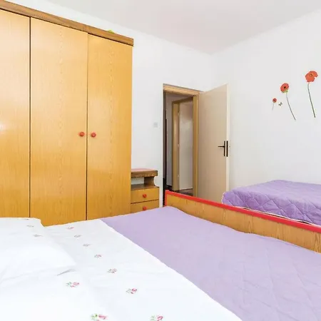 Fuer 7 Personen Ca- 120 M² In Supetarska Dra By Interhome Apartment *