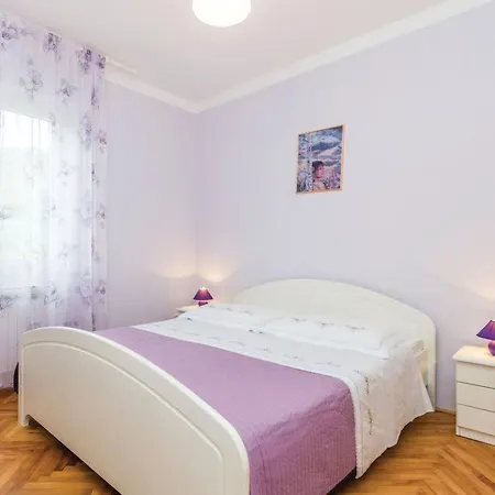 Apartment Fuer 7 Personen Ca- 120 M² In Supetarska Dra By Interhome *