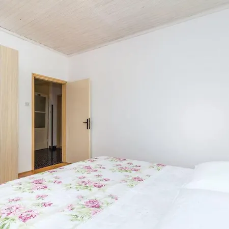 Fuer 7 Personen Ca- 120 M² In Supetarska Dra By Interhome Διαμέρισμα Supetarska Draga